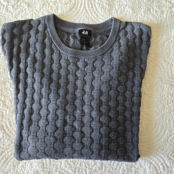 H&M Other - Grey Honeycomb H & M Men's Sweater (22" PTP)